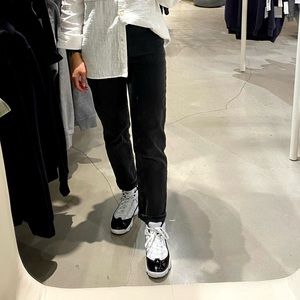 Madewell - Classic Straight Jean